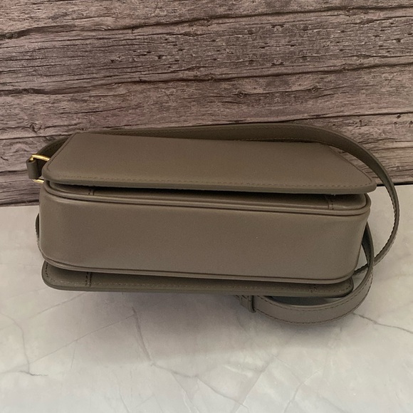 CELINE TRIOMPHE BAG LAMBSKIN MEDIUM - Picture 3 of 6